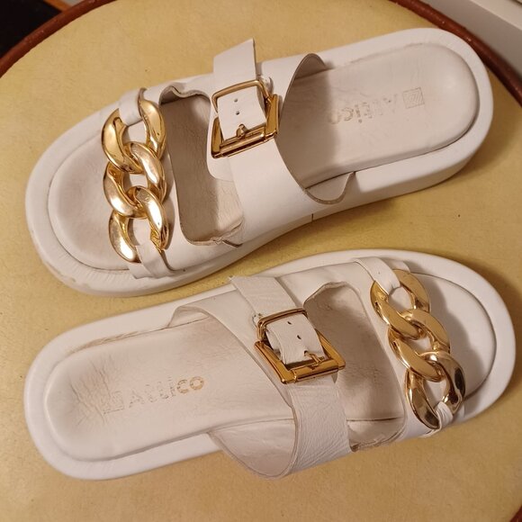 The Attico Italian white leather platform sandals, size 8.5
